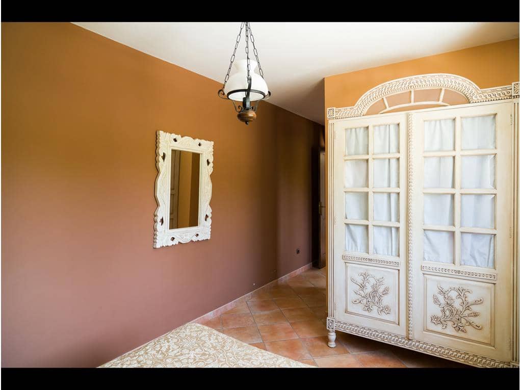 7 bedroom Townhouse for sale in Ribeira with garage - € 1,000,000 (Ref: 7182511)