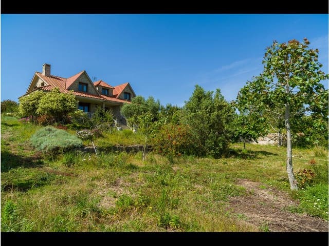 7 bedroom Townhouse for sale in Ribeira with garage - € 1,000,000 (Ref: 7182511)