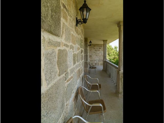 7 bedroom Townhouse for sale in Ribeira with garage - € 1,000,000 (Ref: 7182511)