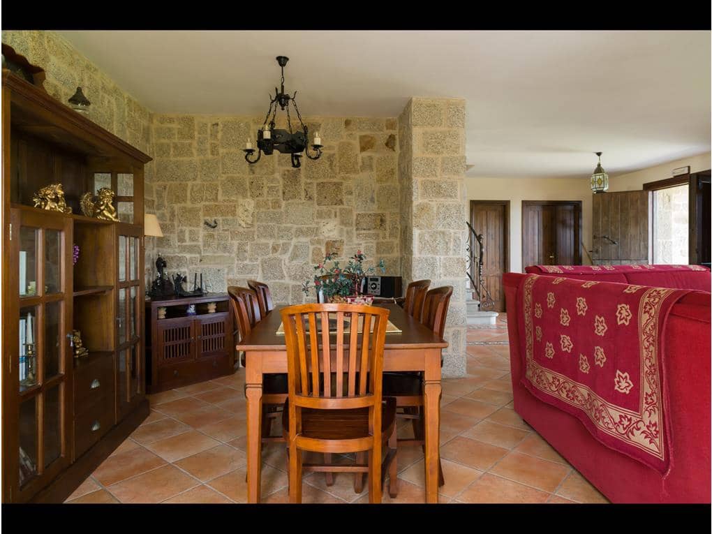 7 bedroom Townhouse for sale in Ribeira with garage - € 1,000,000 (Ref: 7182511)