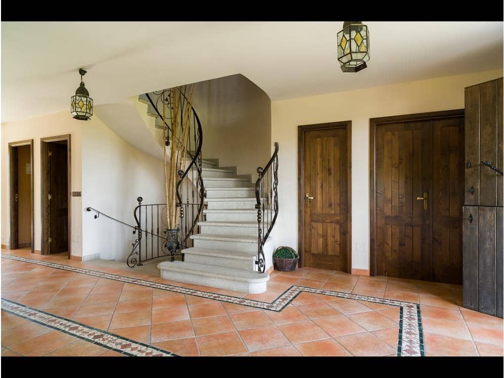 7 bedroom Townhouse for sale in Ribeira with garage - € 1,000,000 (Ref: 7182511)