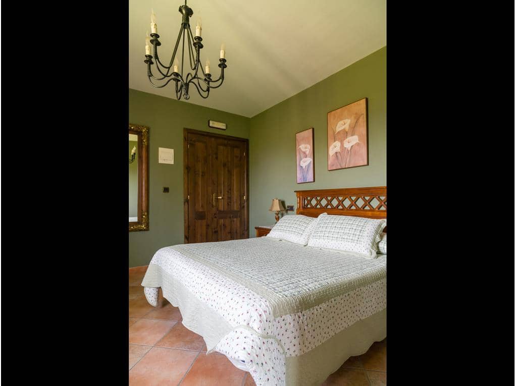 7 bedroom Townhouse for sale in Ribeira with garage - € 1,000,000 (Ref: 7182511)