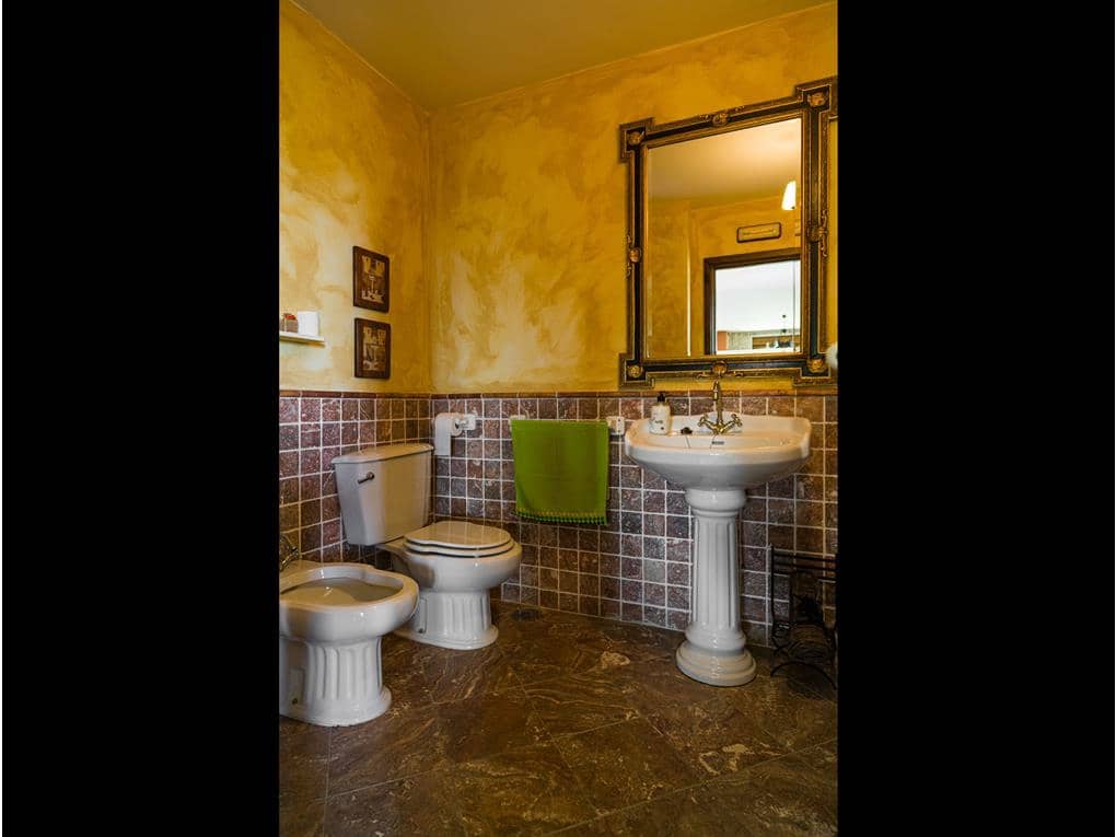 7 bedroom Townhouse for sale in Ribeira with garage - € 1,000,000 (Ref: 7182511)