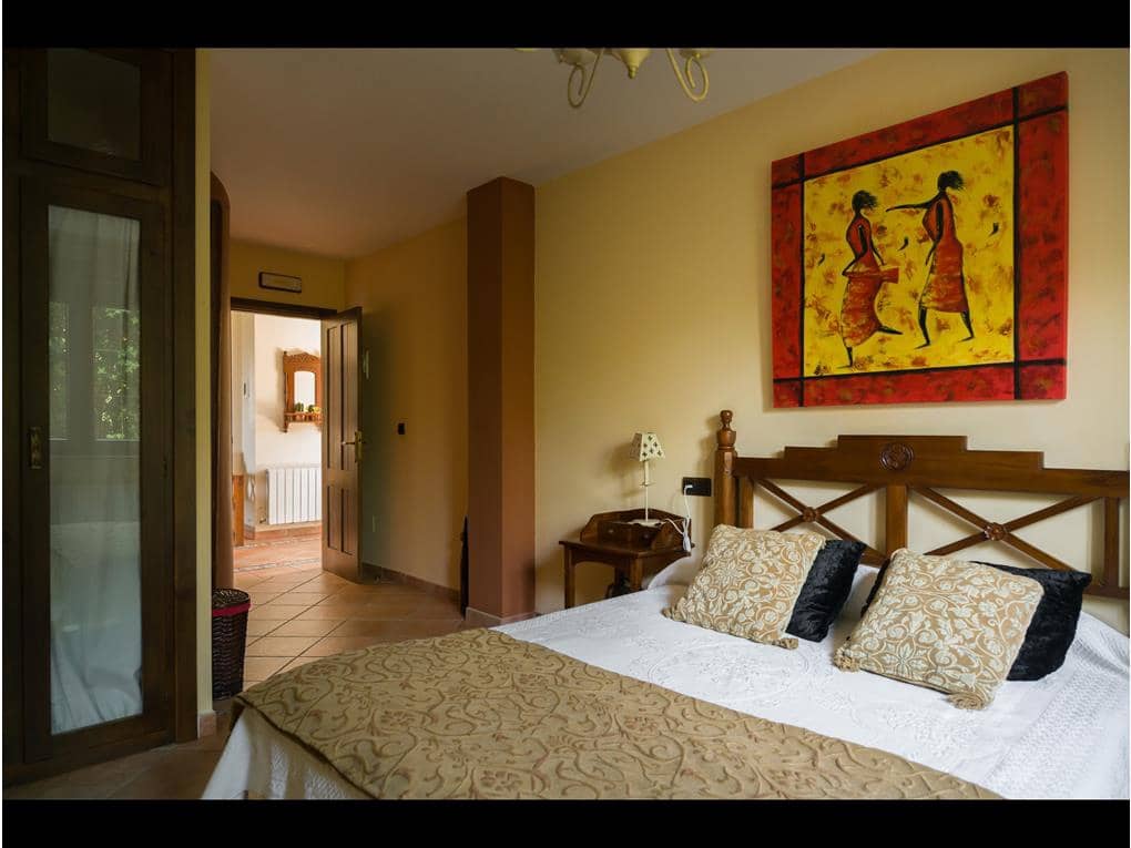 7 bedroom Townhouse for sale in Ribeira with garage - € 1,000,000 (Ref: 7182511)