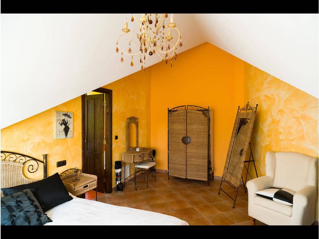 7 bedroom Townhouse for sale in Ribeira with garage - € 1,000,000 (Ref: 7182511)