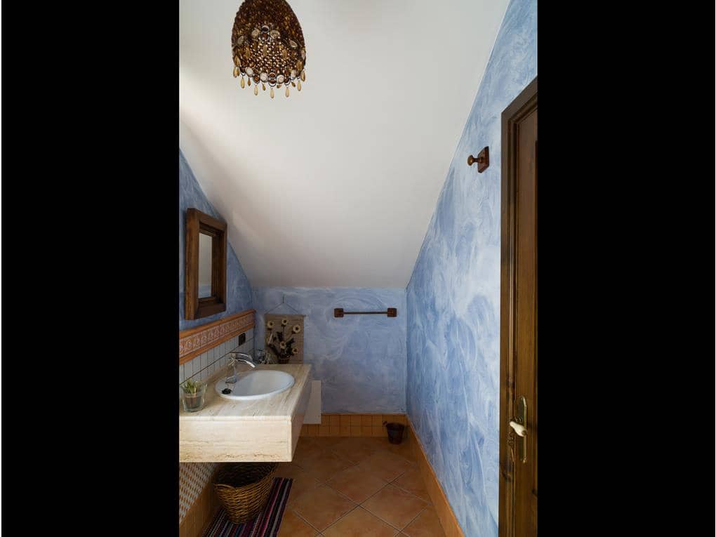 7 bedroom Townhouse for sale in Ribeira with garage - € 1,000,000 (Ref: 7182511)