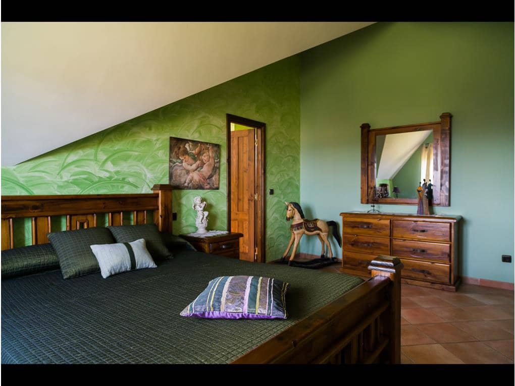 7 bedroom Townhouse for sale in Ribeira with garage - € 1,000,000 (Ref: 7182511)