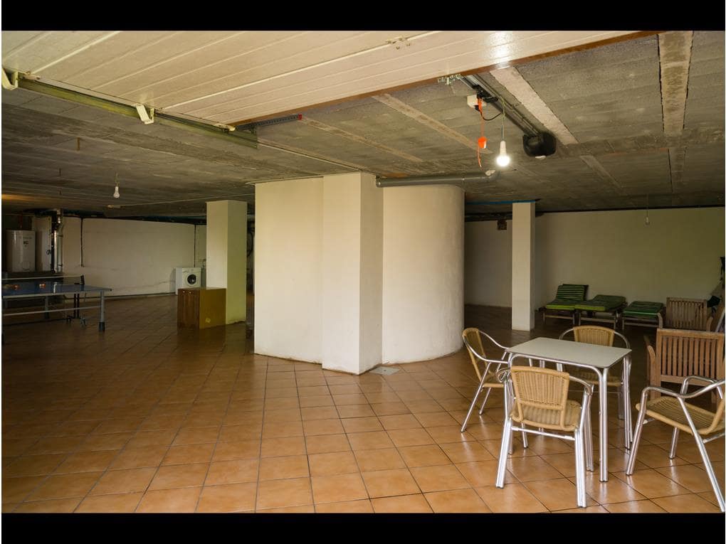 7 bedroom Townhouse for sale in Ribeira with garage - € 1,000,000 (Ref: 7182511)