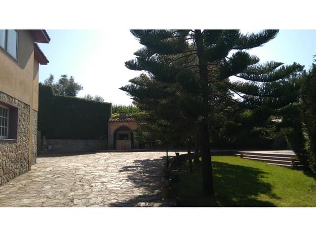 6 bedroom Townhouse for sale in Ribeira with pool garage - € 495,000 (Ref: 7182513)