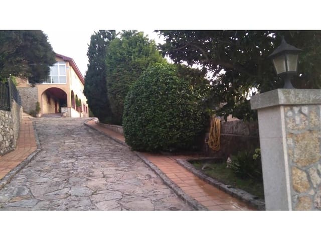 6 bedroom Townhouse for sale in Ribeira with pool garage - € 495,000 (Ref: 7182513)