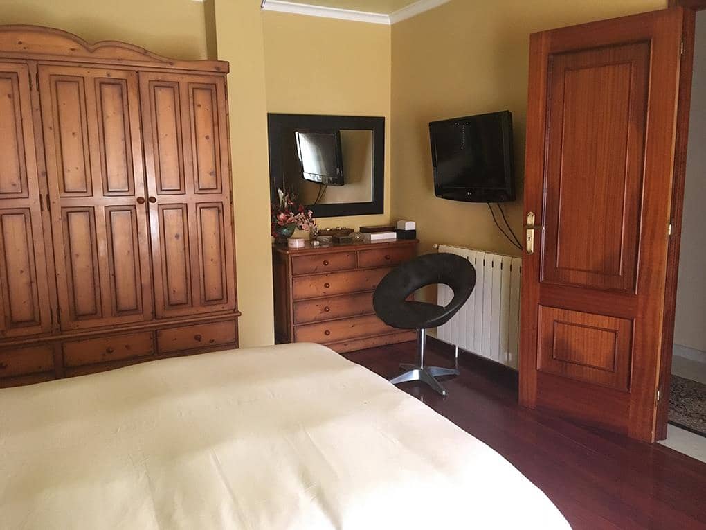 6 soveværelse Byhus til salg i Ribeira med swimmingpool garage - € 495.000 (Ref: 7182513)