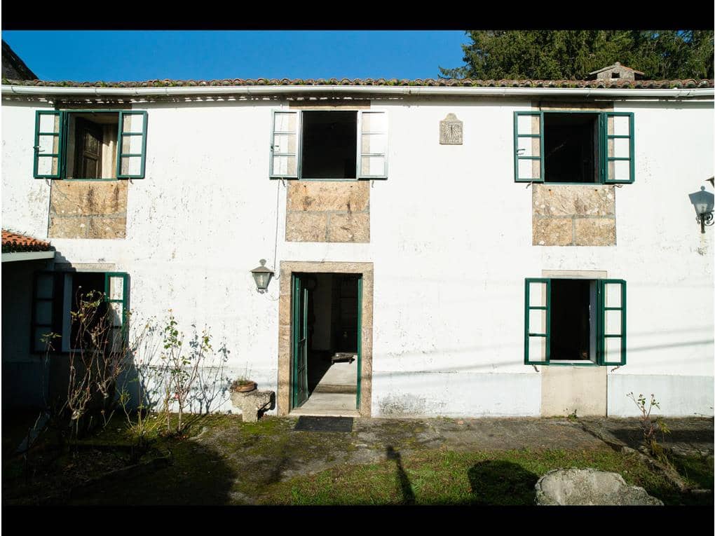 10 soveværelse Byhus til salg i Ames med garage - € 429.000 (Ref: 7182518)