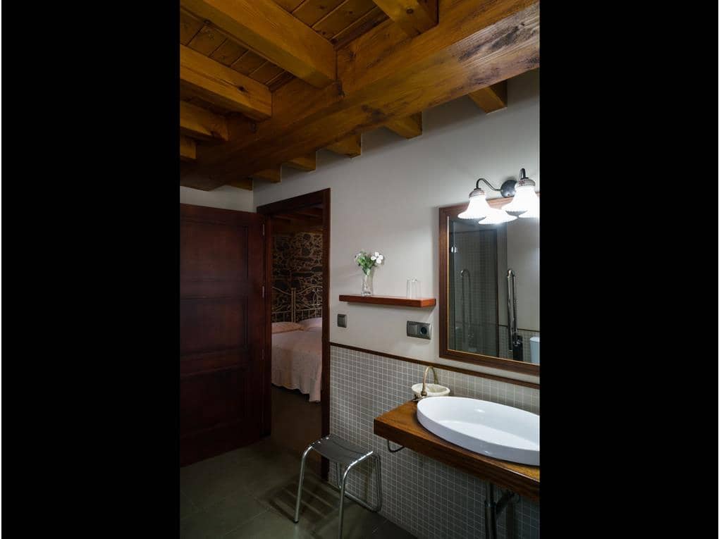 5 bedroom Hotel for sale in Ordes with garage - € 970,000 (Ref: 7582225)