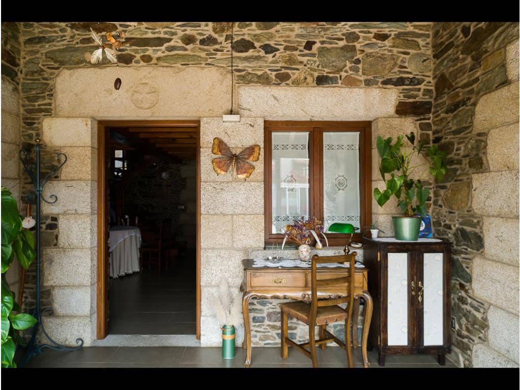 5 bedroom Hotel for sale in Ordes with garage - € 970,000 (Ref: 7582225)