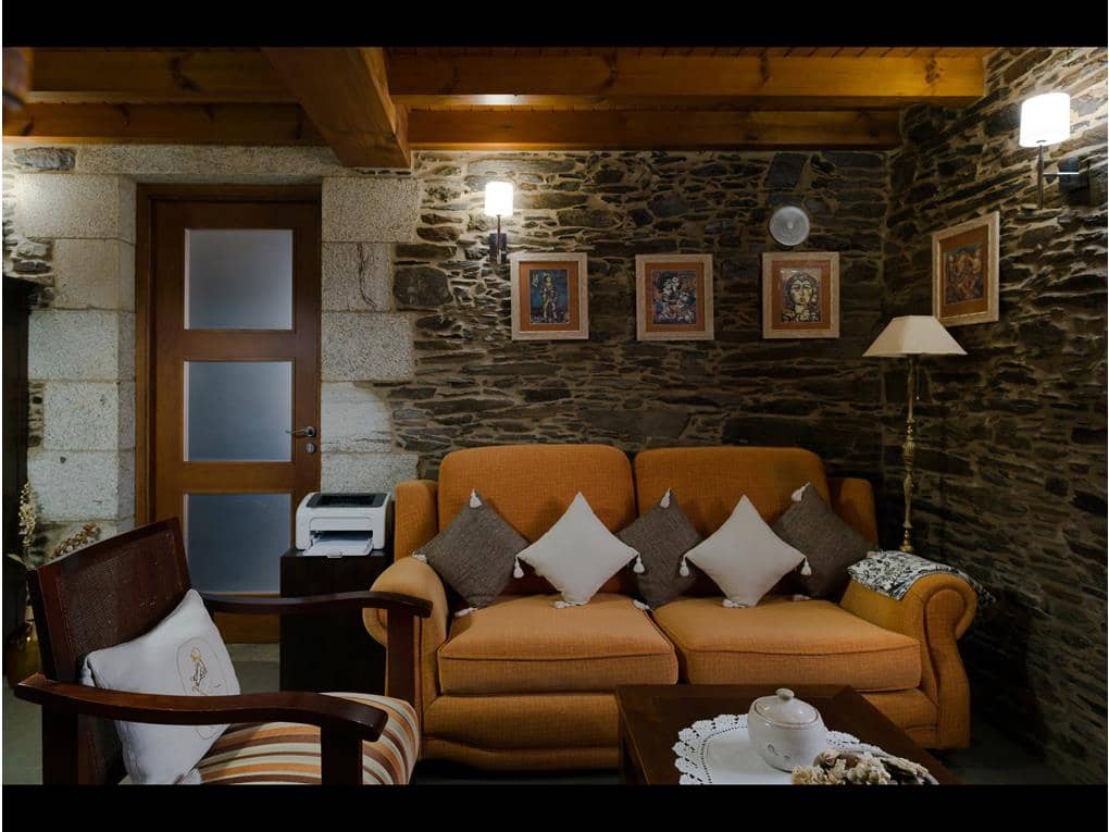 5 bedroom Hotel for sale in Ordes with garage - € 970,000 (Ref: 7582225)