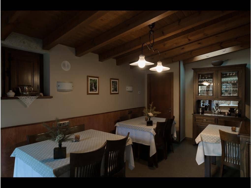 5 bedroom Hotel for sale in Ordes with garage - € 970,000 (Ref: 7582225)