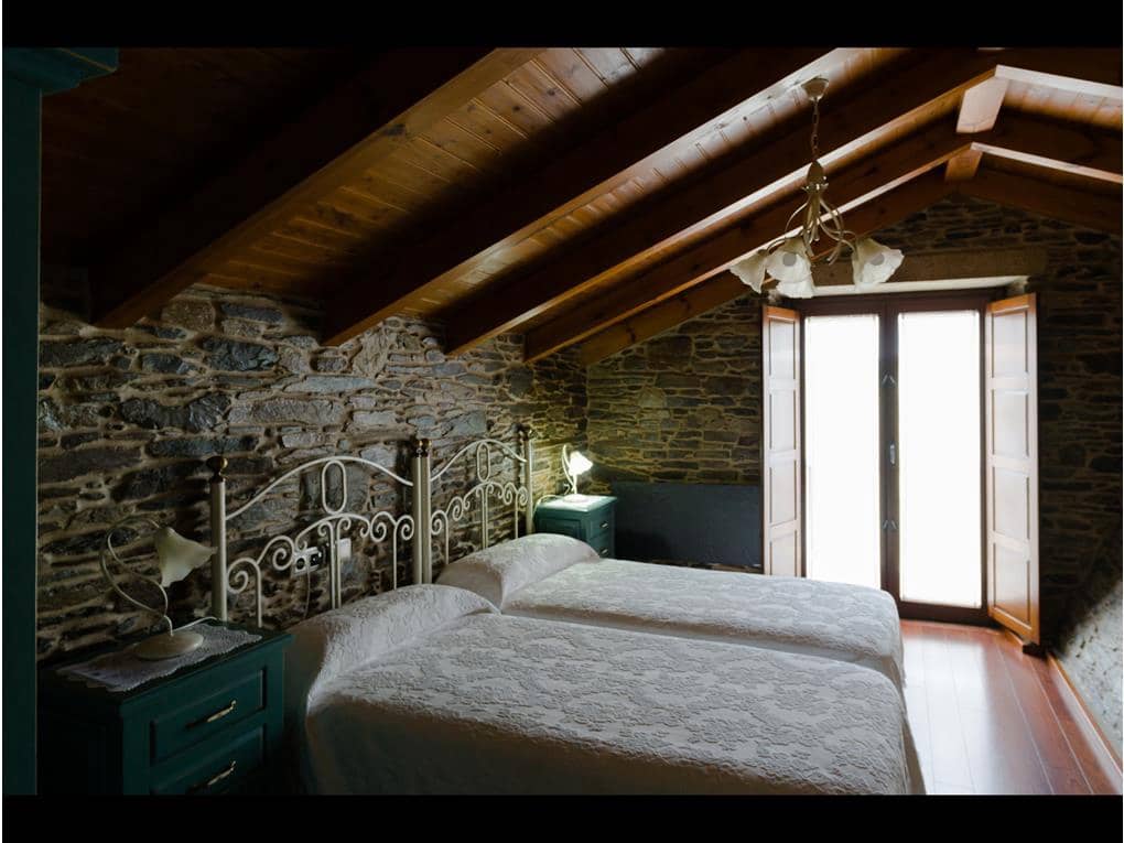 5 bedroom Hotel for sale in Ordes with garage - € 970,000 (Ref: 7582225)