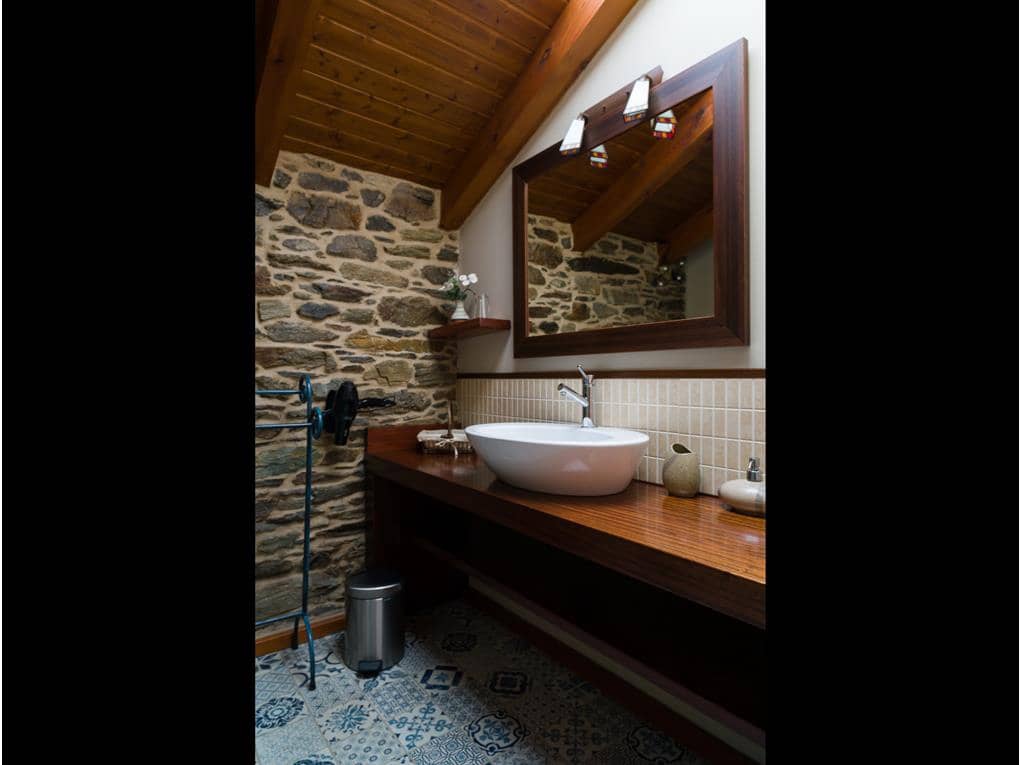 5 bedroom Hotel for sale in Ordes with garage - € 970,000 (Ref: 7582225)