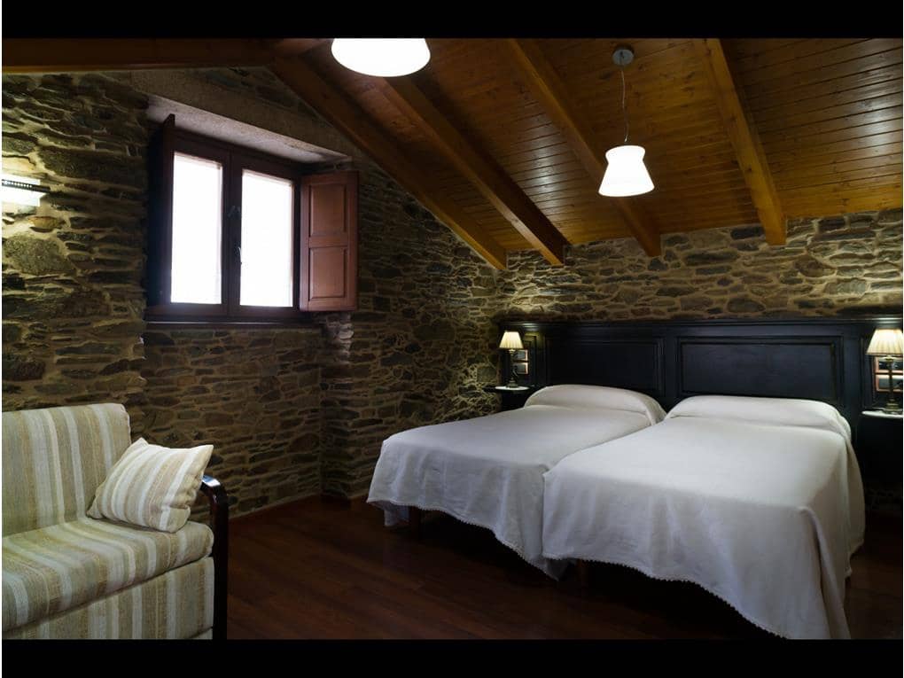 5 bedroom Hotel for sale in Ordes with garage - € 970,000 (Ref: 7582225)