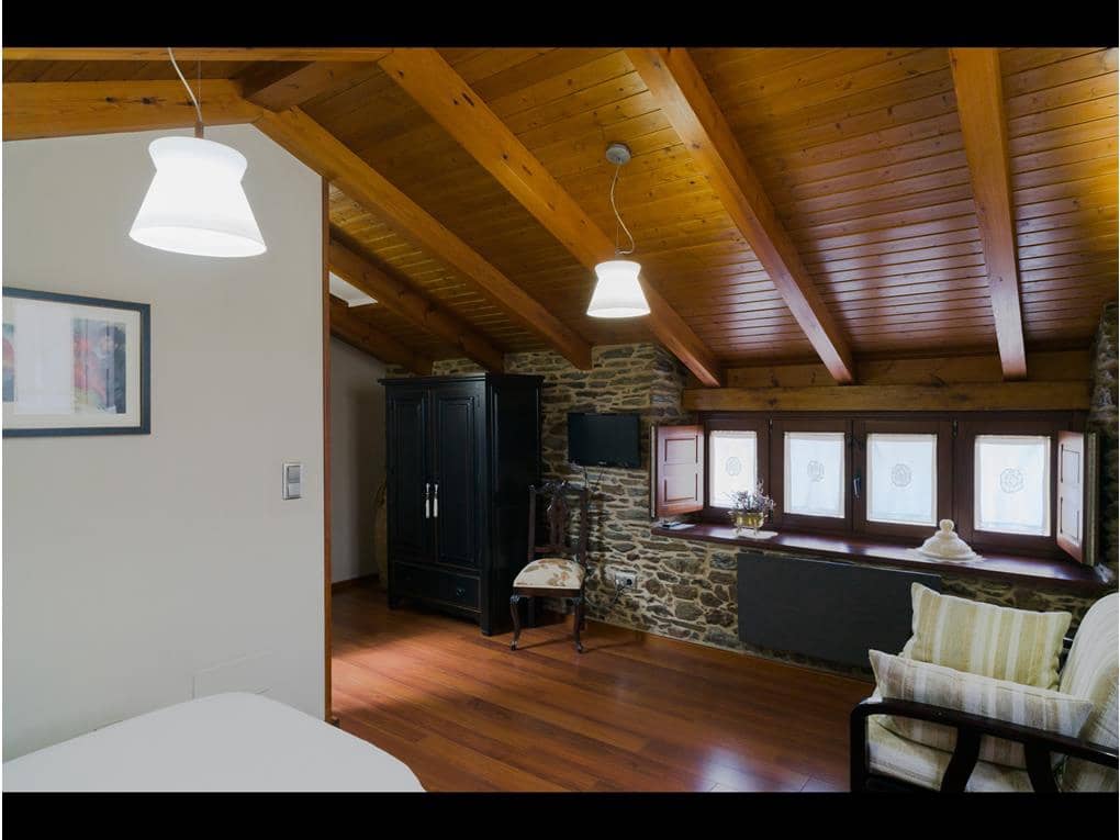 5 bedroom Hotel for sale in Ordes with garage - € 970,000 (Ref: 7582225)