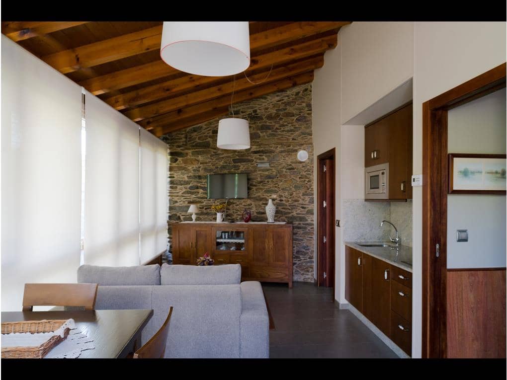 5 bedroom Hotel for sale in Ordes with garage - € 970,000 (Ref: 7582225)