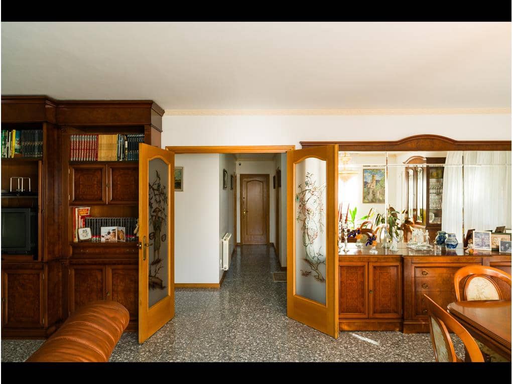 5 chambre Villa/Maison à vendre à Santiago de Compostela avec garage - 625 000 € (Ref: 7792947)