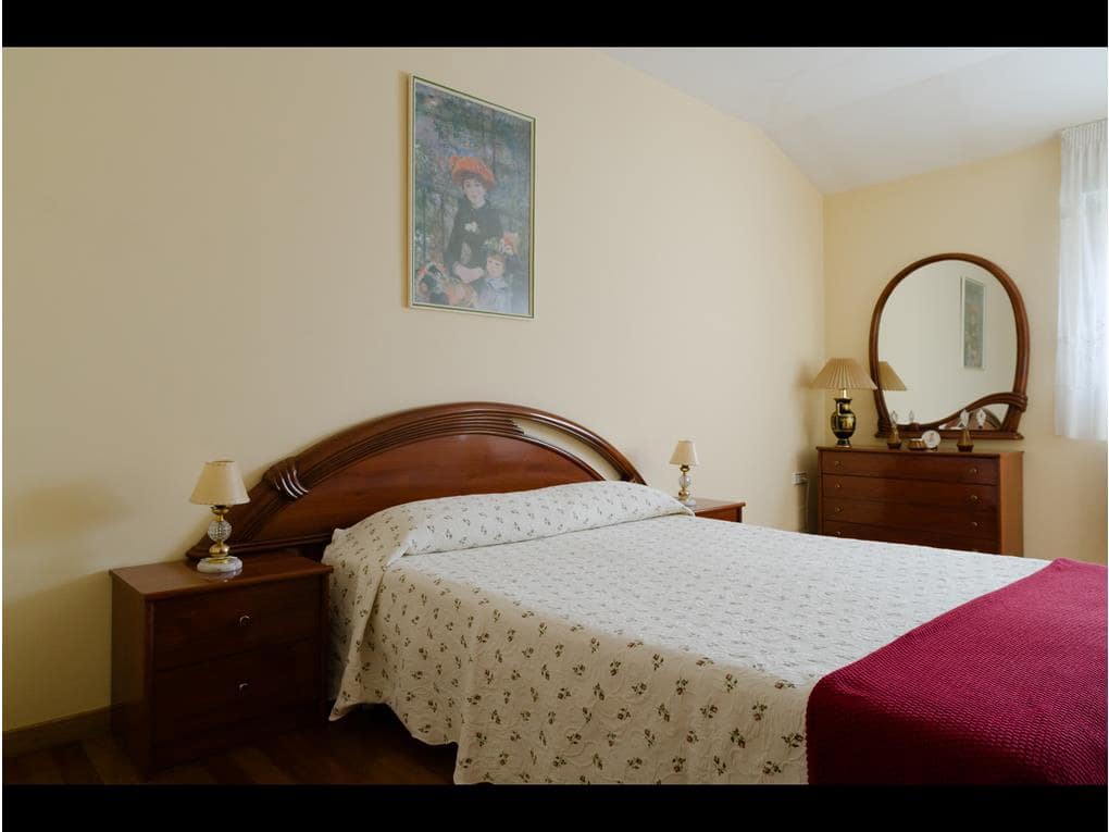 5 chambre Villa/Maison à vendre à Santiago de Compostela avec garage - 625 000 € (Ref: 7792947)