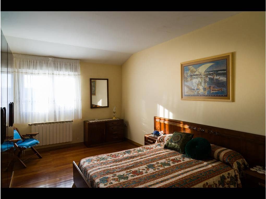 5 chambre Villa/Maison à vendre à Santiago de Compostela avec garage - 625 000 € (Ref: 7792947)