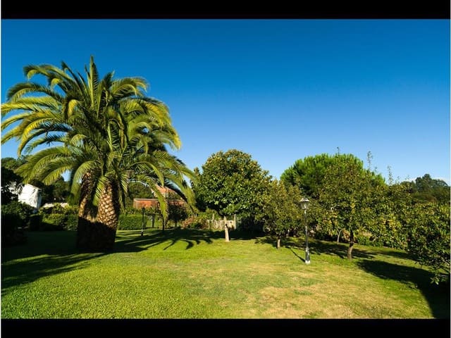 5 bedroom Villa for sale in Santiago de Compostela with garage - € 625,000 (Ref: 7792947)