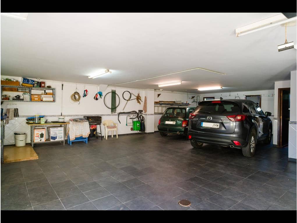 5 chambre Villa/Maison à vendre à Santiago de Compostela avec garage - 625 000 € (Ref: 7792947)