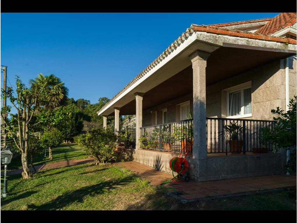5 chambre Villa/Maison à vendre à Santiago de Compostela avec garage - 625 000 € (Ref: 7792947)