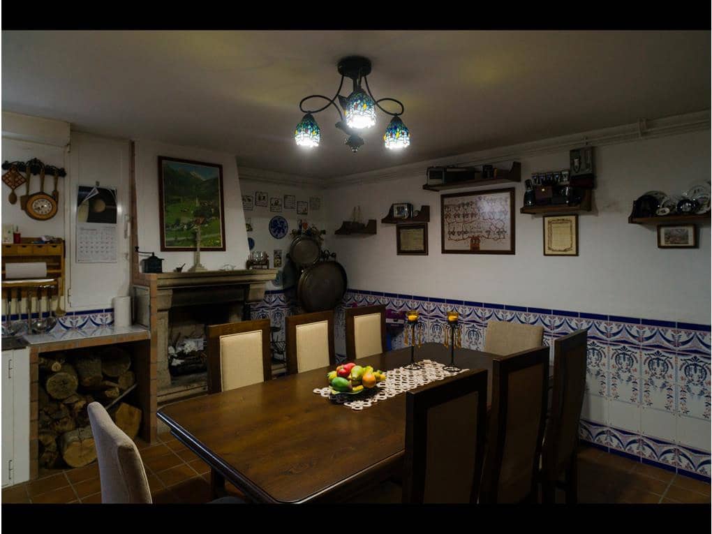 5 chambre Villa/Maison à vendre à Santiago de Compostela avec garage - 625 000 € (Ref: 7792947)