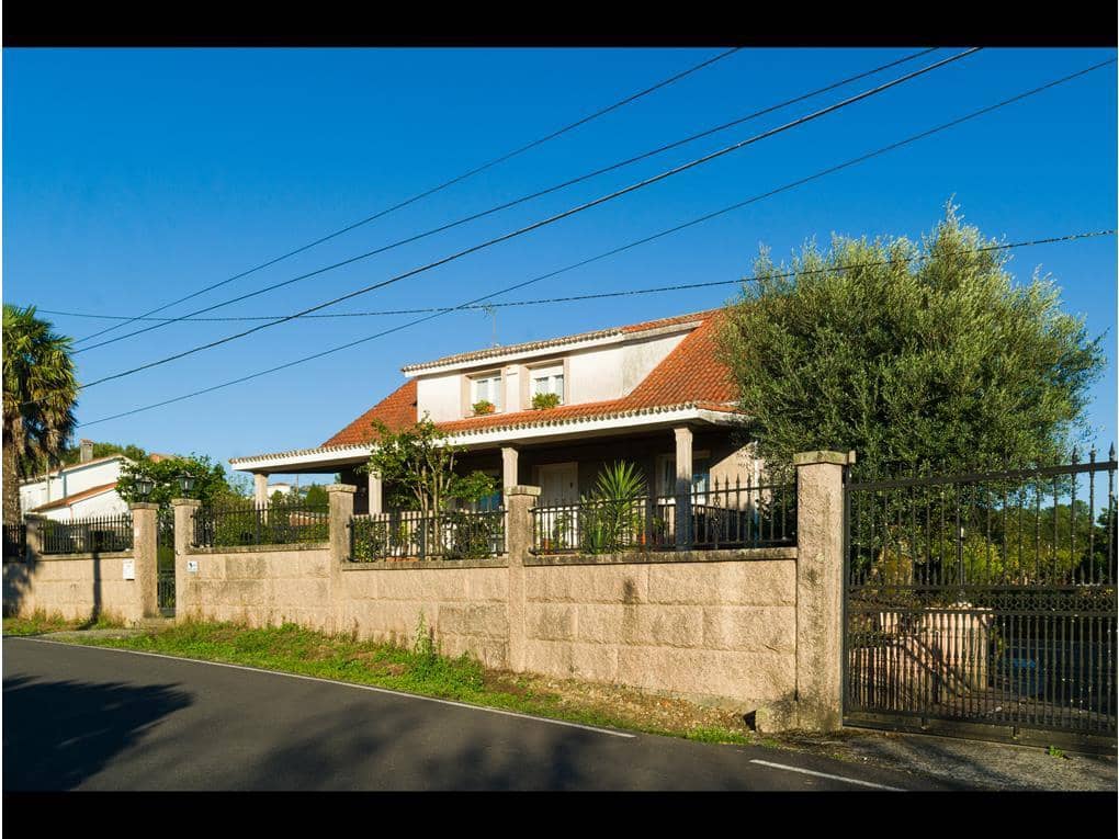 5 chambre Villa/Maison à vendre à Santiago de Compostela avec garage - 625 000 € (Ref: 7792947)