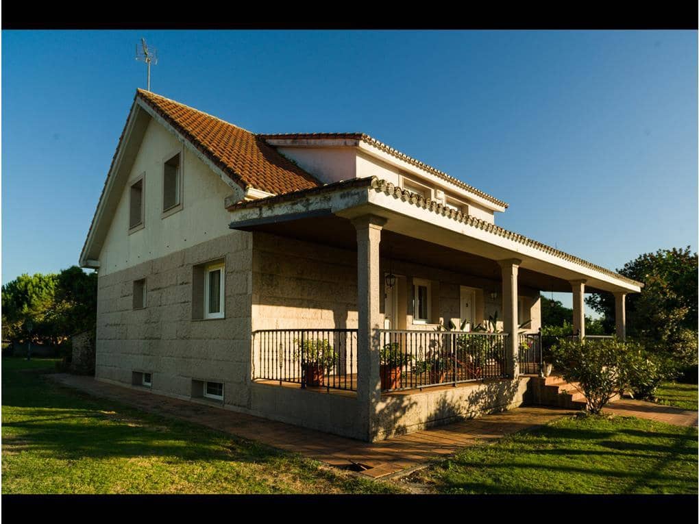 5 chambre Villa/Maison à vendre à Santiago de Compostela avec garage - 625 000 € (Ref: 7792947)