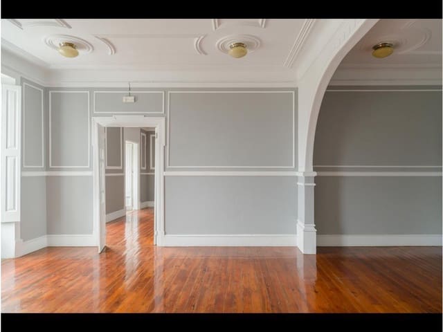 Townhouse for sale in A Pobra do Caramiñal - € 2,300,000 (Ref: 7916385)