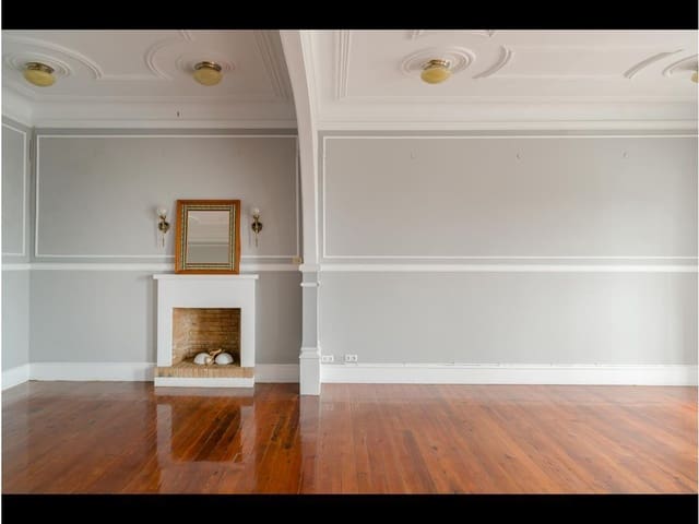 Townhouse for sale in A Pobra do Caramiñal - € 2,300,000 (Ref: 7916385)