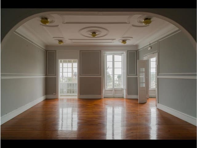 Townhouse for sale in A Pobra do Caramiñal - € 2,300,000 (Ref: 7916385)