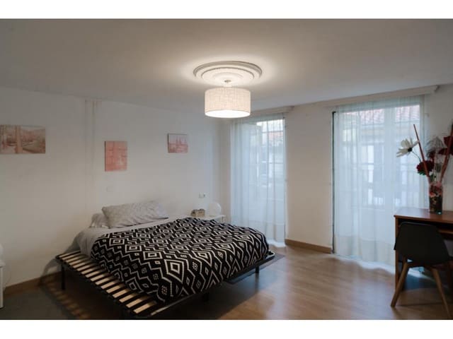 4 bedroom Townhouse for sale in Santiago de Compostela - € 440,000 (Ref: 7944087)