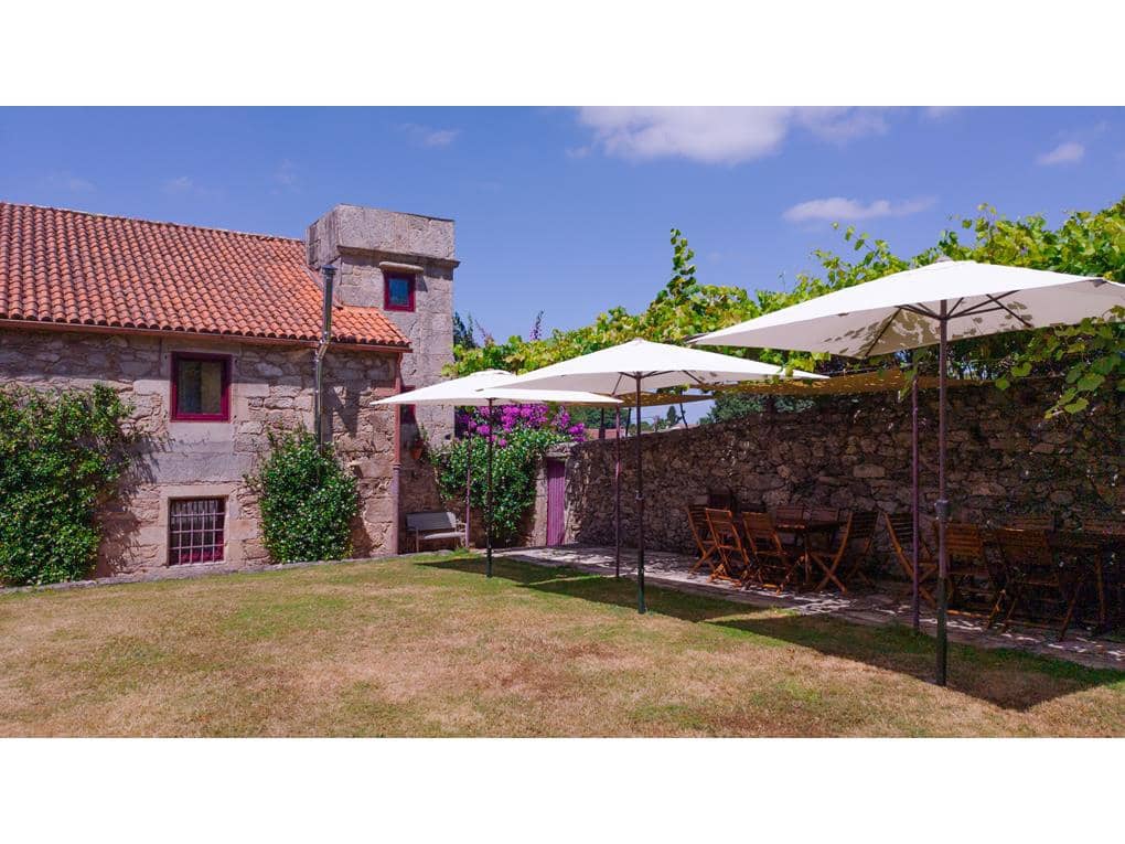 6 slaapkamer Finca/Landhuis te koop in A Estrada met zwembad garage - € 450.000 (Ref: 8014907)