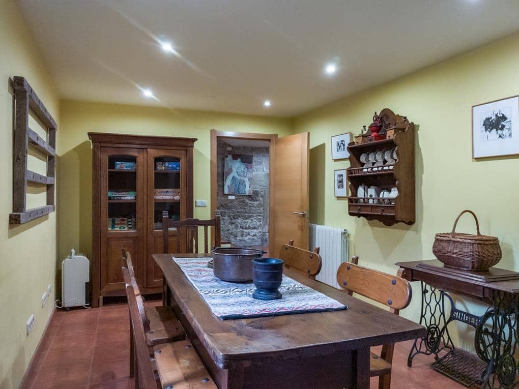 6 slaapkamer Finca/Landhuis te koop in A Estrada met zwembad garage - € 450.000 (Ref: 8014907)