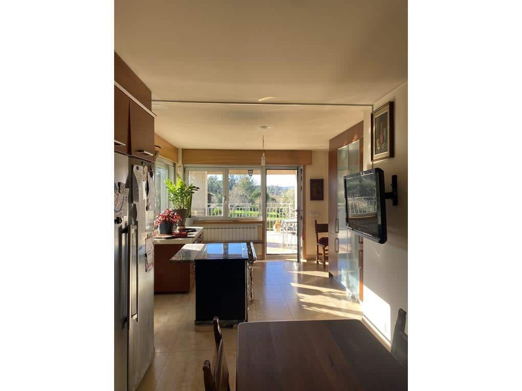 4 soveværelse Villa til salg i Boqueixon med swimmingpool garage - € 485.000 (Ref: 8018079)