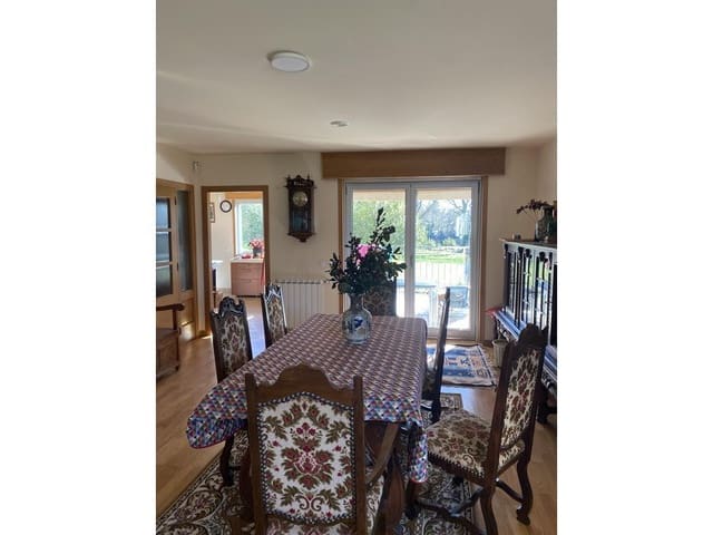 4 quarto Moradia para venda em Boqueixón com piscina garagem - 485 000 € (Ref: 8018079)