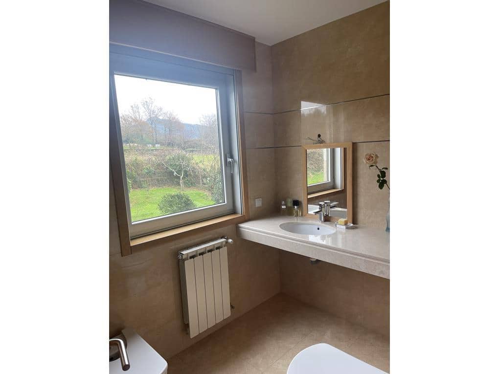 4 soveværelse Villa til salg i Boqueixon med swimmingpool garage - € 485.000 (Ref: 8018079)