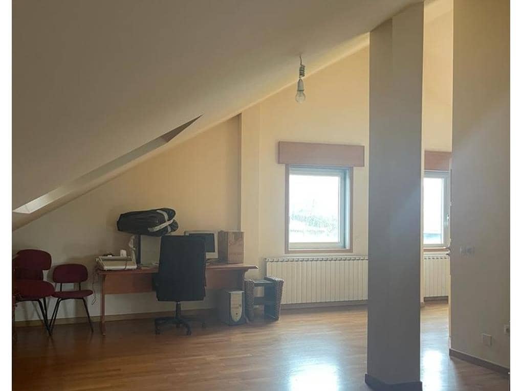 4 soveværelse Villa til salg i Boqueixon med swimmingpool garage - € 485.000 (Ref: 8018079)