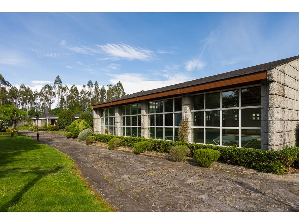 6 soveværelse Villa til salg i Santa Comba med swimmingpool garage - € 1.200.000 (Ref: 8092077)