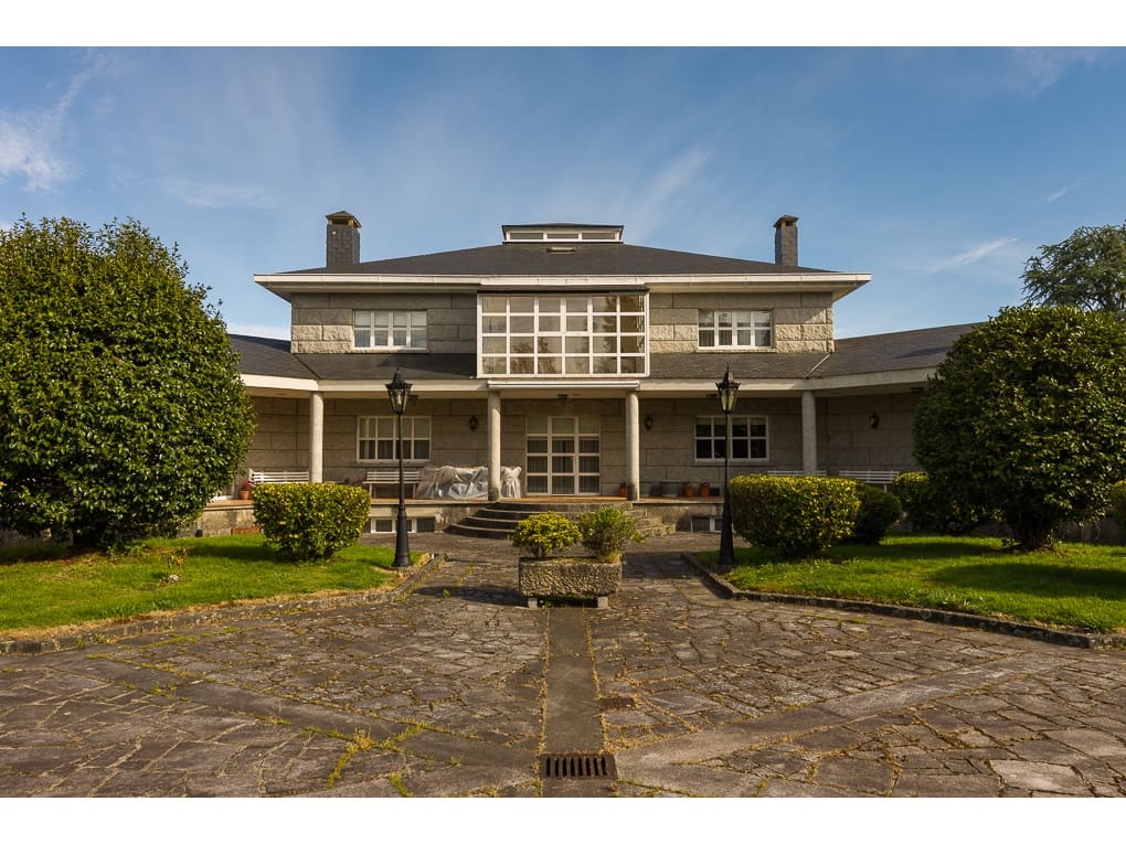 6 soveværelse Villa til salg i Santa Comba med swimmingpool garage - € 1.200.000 (Ref: 8092077)