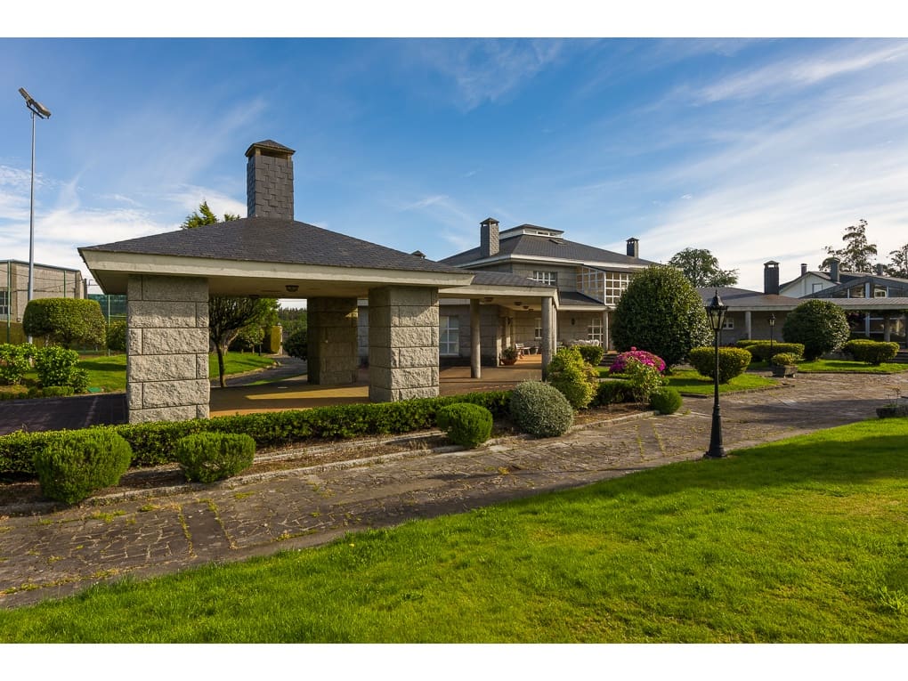 6 soveværelse Villa til salg i Santa Comba med swimmingpool garage - € 1.200.000 (Ref: 8092077)