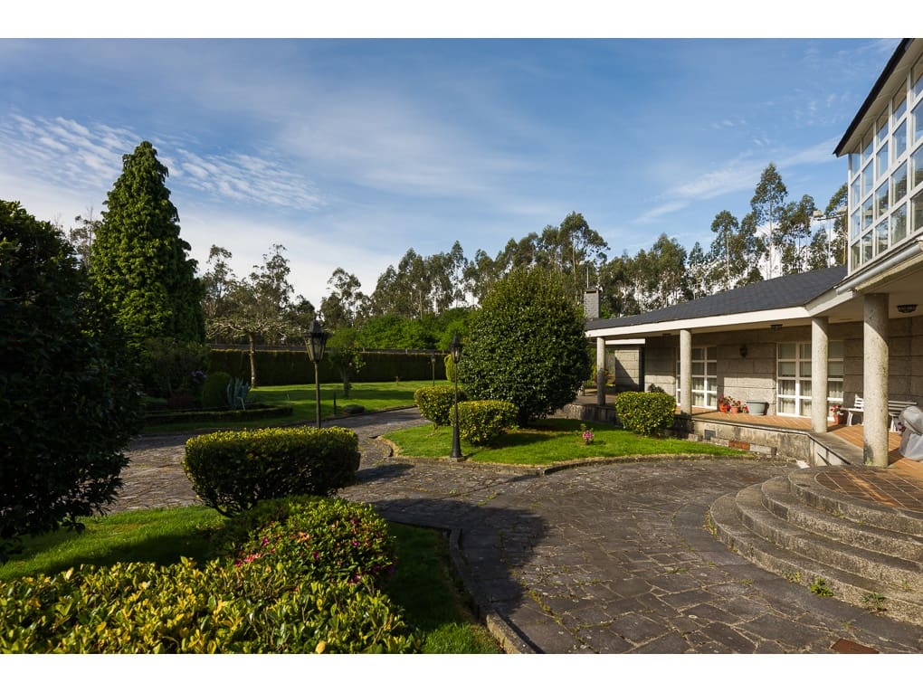 6 soveværelse Villa til salg i Santa Comba med swimmingpool garage - € 1.200.000 (Ref: 8092077)