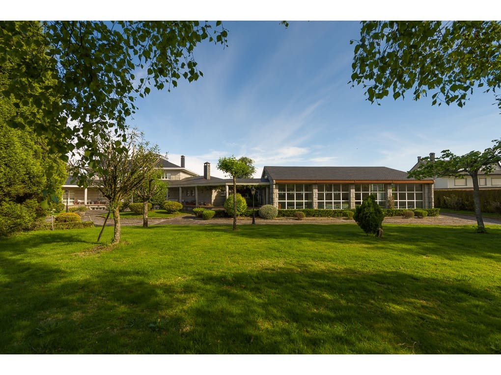 6 soveværelse Villa til salg i Santa Comba med swimmingpool garage - € 1.200.000 (Ref: 8092077)