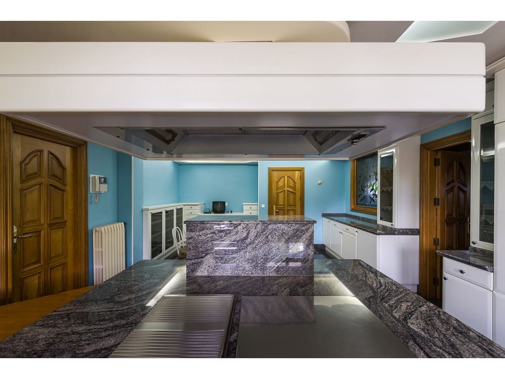 6 soveværelse Villa til salg i Santa Comba med swimmingpool garage - € 1.200.000 (Ref: 8092077)